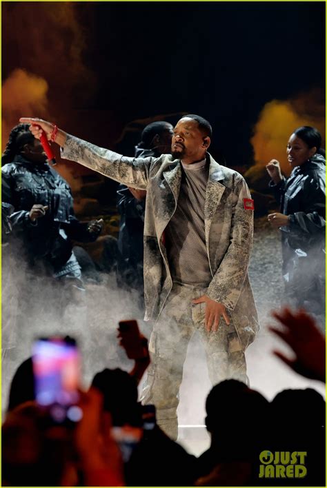 Will Smith debuts new song in fiery performance at the BET Awards.